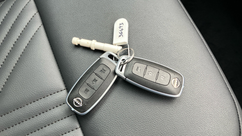 Nissan Juke 1.0 DiG-T Tekna 5dr Petrol Hatchback